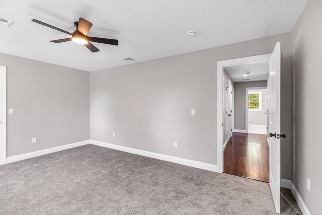 4 Hillcrest Dr, Wilbraham, MA 01095