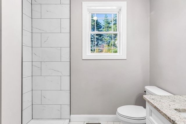 4 Hillcrest Dr, Wilbraham, MA 01095