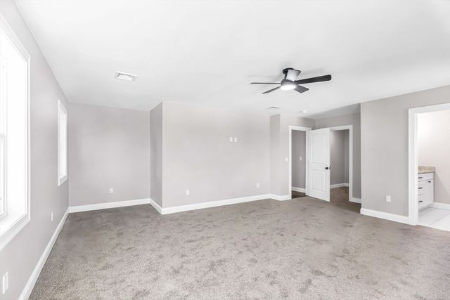 4 Hillcrest Dr, Wilbraham, MA 01095