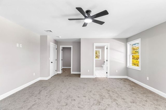 4 Hillcrest Dr, Wilbraham, MA 01095