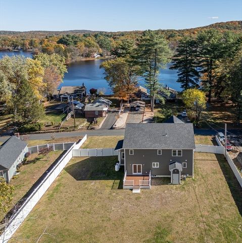 4 Hillcrest Dr, Wilbraham, MA 01095