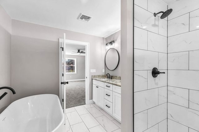 4 Hillcrest Dr, Wilbraham, MA 01095