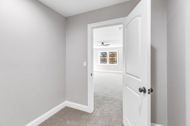 4 Hillcrest Dr, Wilbraham, MA 01095