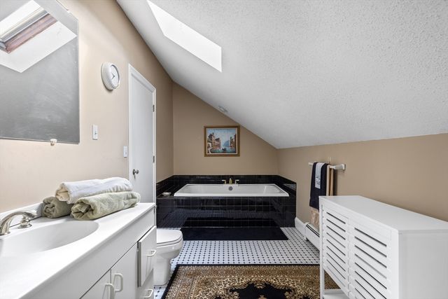 152 Kimball Rd, Amesbury, MA 01913