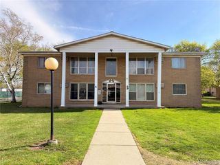 26305 W 7 Mile Road 206, Redford, MI 48240