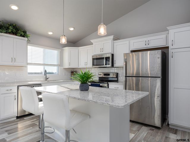 10905 Craig Street, Omaha, NE 68111