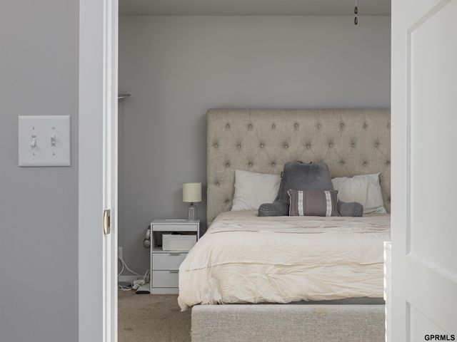 10905 Craig Street, Omaha, NE 68111