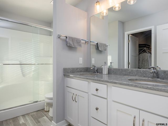 10905 Craig Street, Omaha, NE 68111