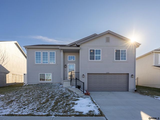 10905 Craig Street, Omaha, NE 68111