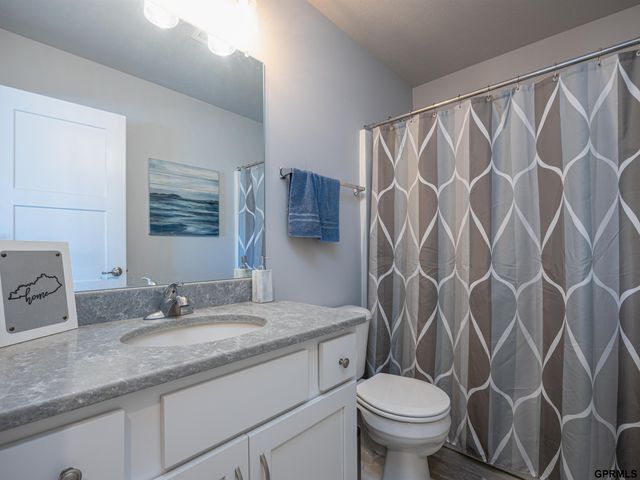 10905 Craig Street, Omaha, NE 68111