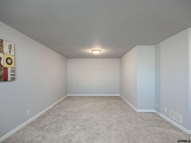 10905 Craig Street, Omaha, NE 68111