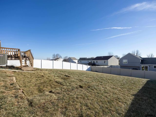 10905 Craig Street, Omaha, NE 68111