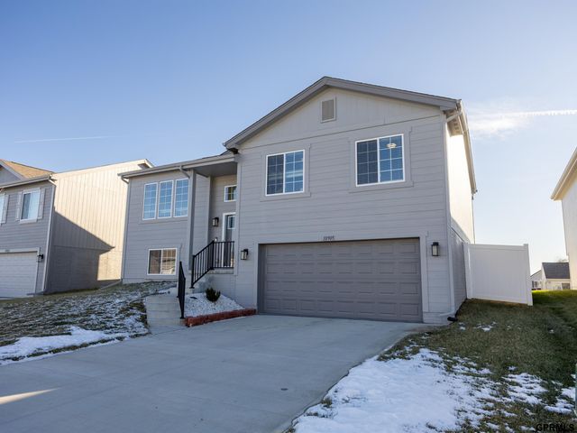 10905 Craig Street, Omaha, NE 68111