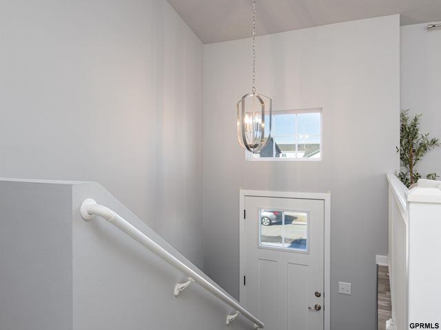 10905 Craig Street, Omaha, NE 68111