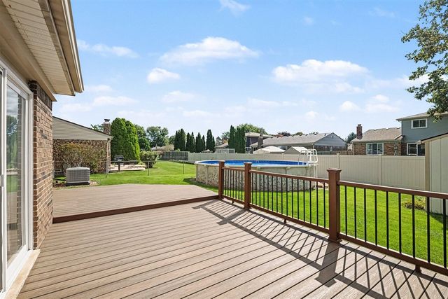 15412 Dominic Street, Clinton Township, MI 48038