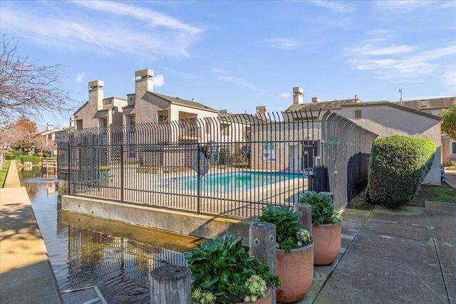 2392 N Main Street E, Salinas, CA 93906