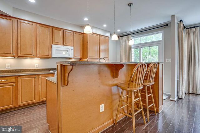 5736 GOVERNORS POND CIR, Alexandria, VA 22310
