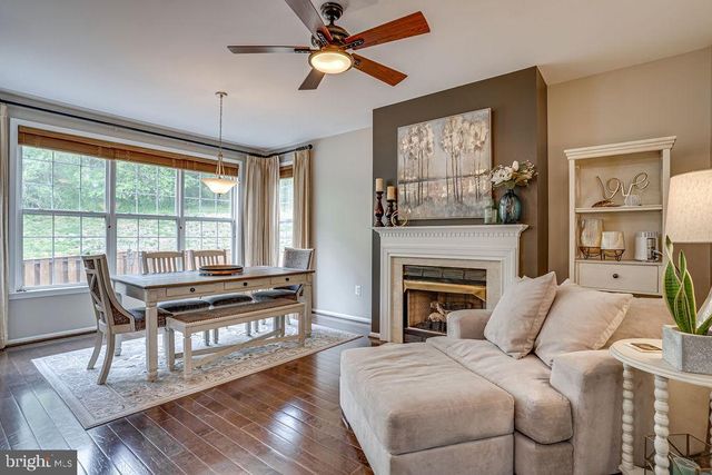 5736 GOVERNORS POND CIR, Alexandria, VA 22310
