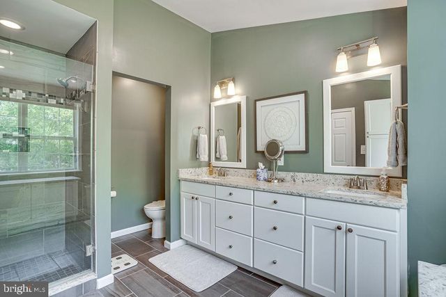 5736 GOVERNORS POND CIR, Alexandria, VA 22310