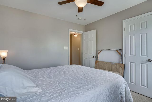 5736 GOVERNORS POND CIR, Alexandria, VA 22310