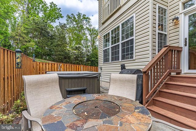 5736 GOVERNORS POND CIR, Alexandria, VA 22310