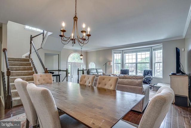 5736 GOVERNORS POND CIR, Alexandria, VA 22310