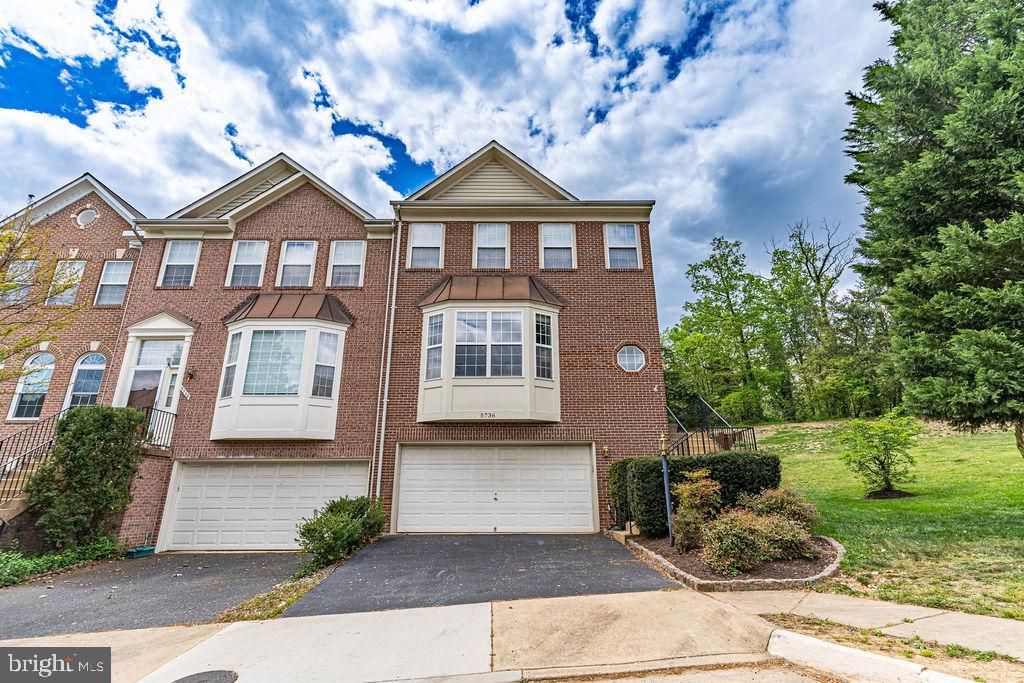 5736 GOVERNORS POND CIR, Alexandria, VA 22310