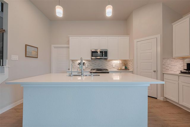 333 Flower Reed Court, Magnolia, TX 77354