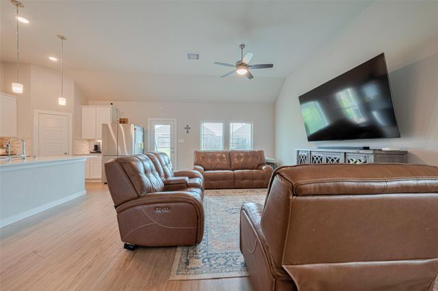 333 Flower Reed Court, Magnolia, TX 77354