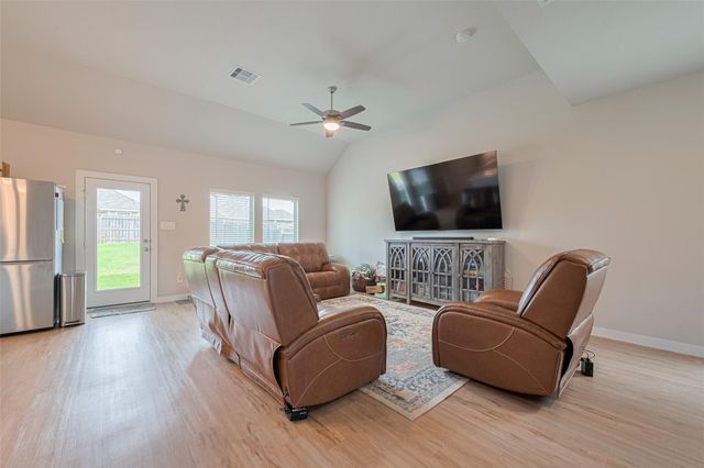 333 Flower Reed Court, Magnolia, TX 77354