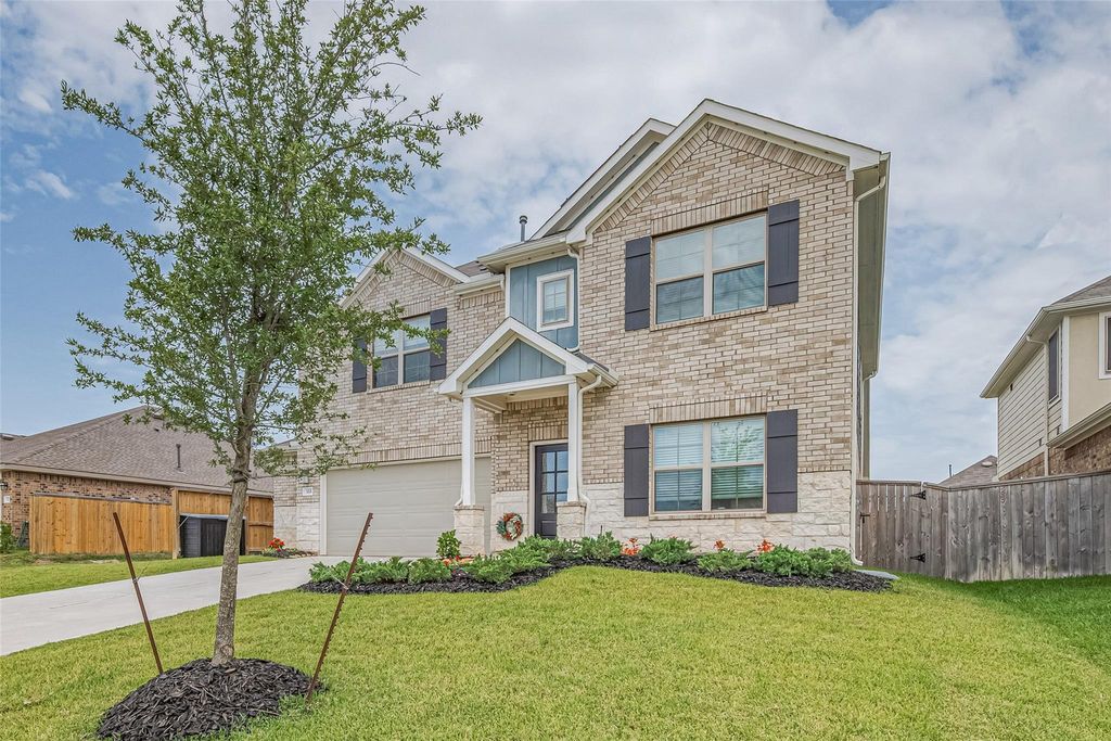 333 Flower Reed Court, Magnolia, TX 77354