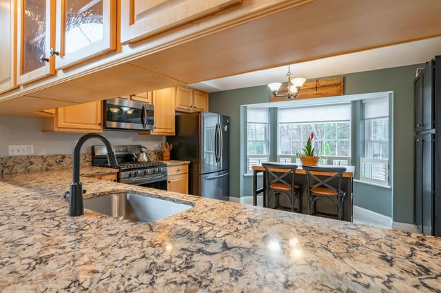 11 Blueberry Lane, East Kingston, NH 03827