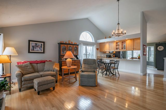 11 Blueberry Lane, East Kingston, NH 03827