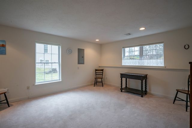 11 Blueberry Lane, East Kingston, NH 03827