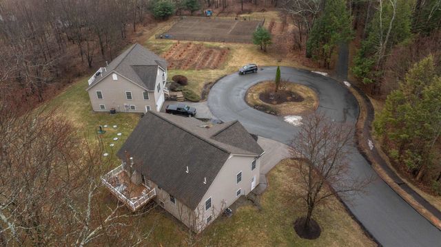 11 Blueberry Lane, East Kingston, NH 03827