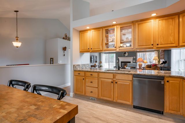 11 Blueberry Lane, East Kingston, NH 03827