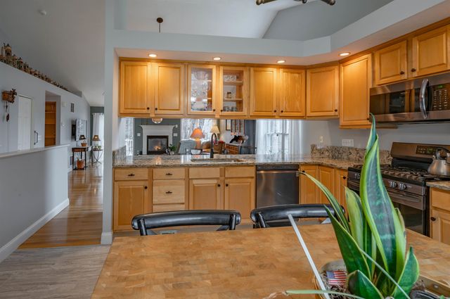 11 Blueberry Lane, East Kingston, NH 03827