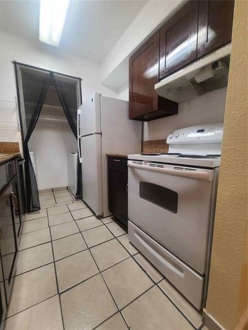 752 Memorial Mews Street D, Houston, TX 77079