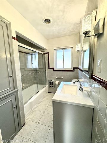 158 Marlborough Drive, Bloomfield Hills, MI 48302