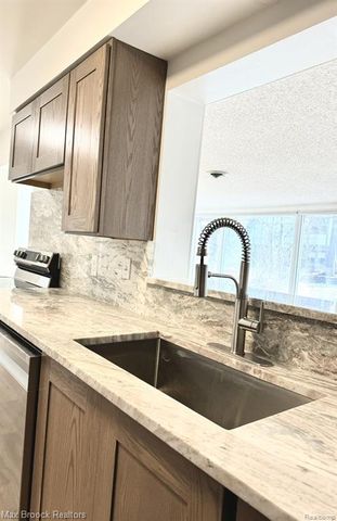 158 Marlborough Drive, Bloomfield Hills, MI 48302