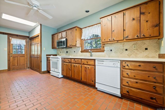 1204 N Point Lane, North Little Rock, AR 72118