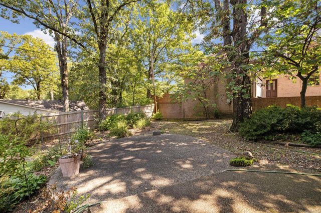 1204 N Point Lane, North Little Rock, AR 72118