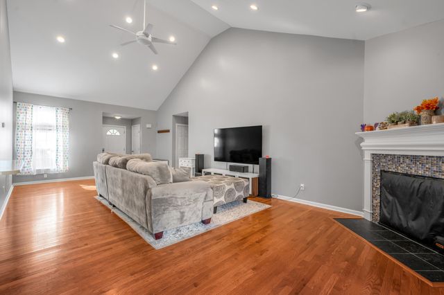 944 Deer Crossing Way, Lexington, KY 40509