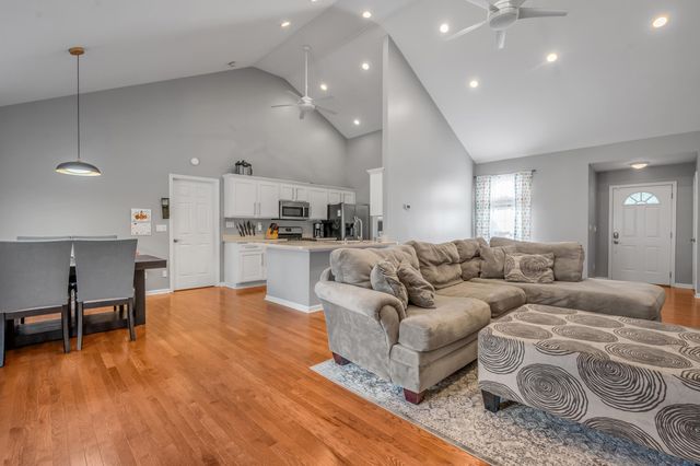 944 Deer Crossing Way, Lexington, KY 40509