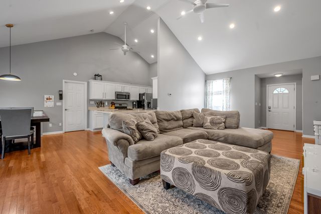 944 Deer Crossing Way, Lexington, KY 40509