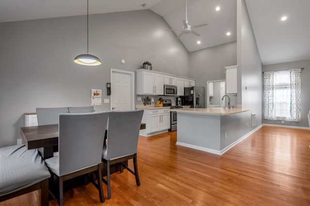 944 Deer Crossing Way, Lexington, KY 40509