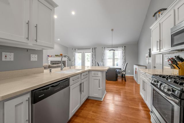 944 Deer Crossing Way, Lexington, KY 40509