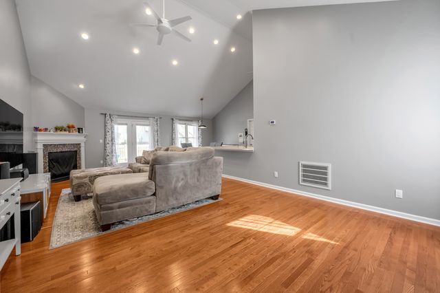 944 Deer Crossing Way, Lexington, KY 40509