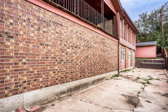 8221 W 70th Avenue, Arvada, CO 80004