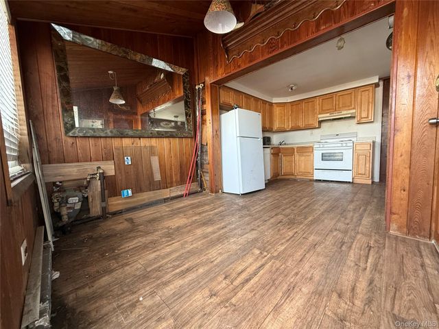 5 Bayview Avenue, Howard Beach, NY 11414